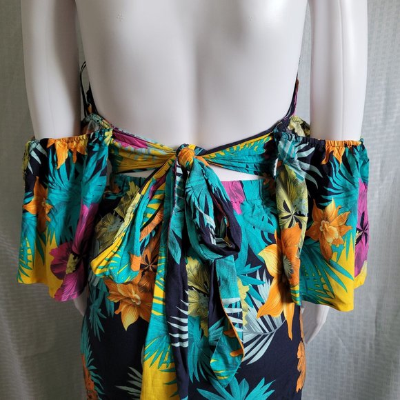 Fashion Nova Floral Jumpsuit, Color: Navy with Tropical print, Size: 2X, - Picture 12 of 13